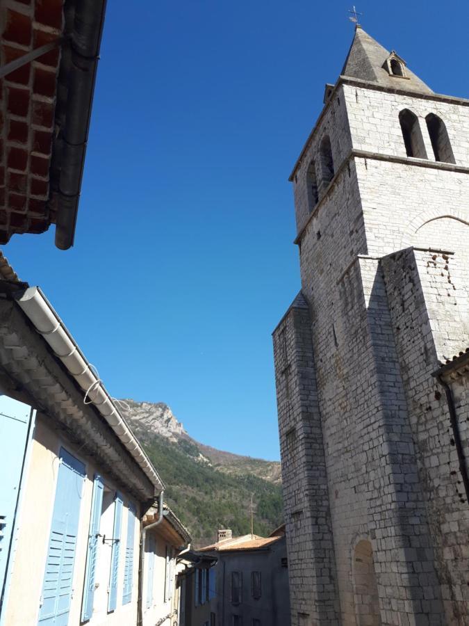Les Mirabelles Chambres D'Hotes Sisteron Bagian luar foto
