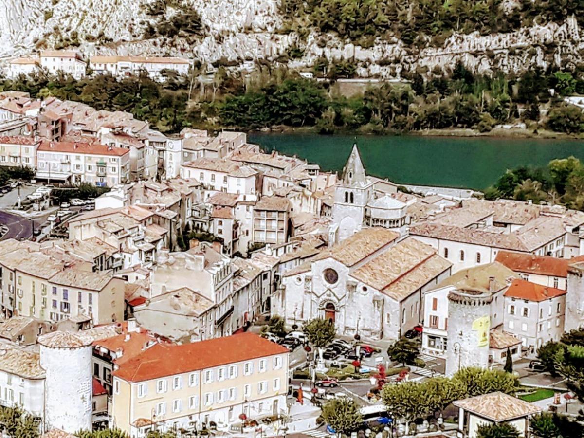 Les Mirabelles Chambres D'Hotes Sisteron Bagian luar foto
